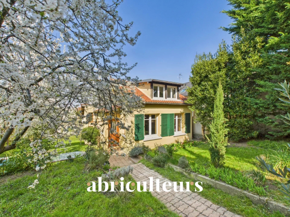 Maison Lumineuse avec Jardin Arboré – Calme Absolu à Rueil-Malmaison