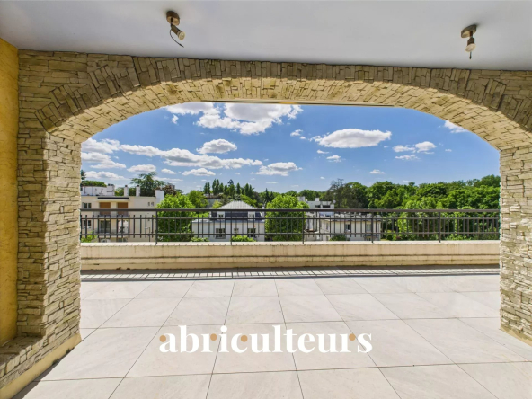 DUPLEX D’EXCEPTION FACE AU BOIS DE VINCENNES – 212 M2 AVEC 35 M2 TERRASSE PLEIN CIEL