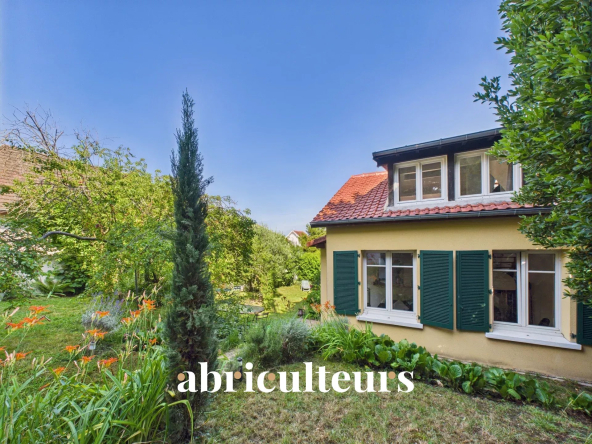 Maison Lumineuse avec Jardin Arboré – Calme Absolu à Rueil-Malmaison