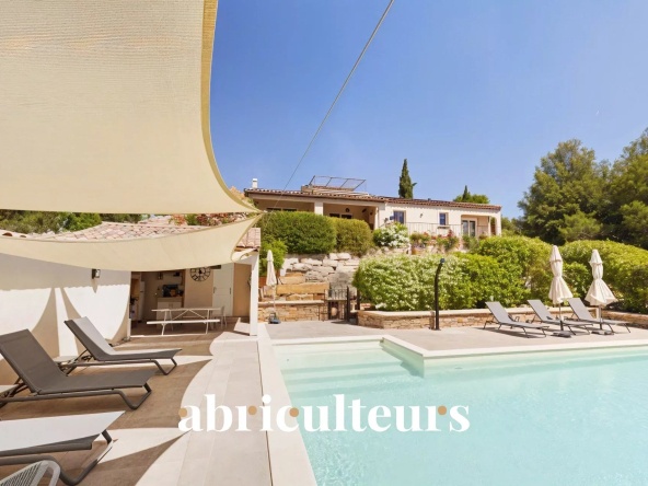 Maison T6 de 240 m² avec piscine et vue dégagée à Pourrières (83190)