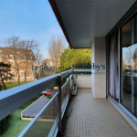 Appartement idéal pour le “tout à pied”, avec sa vue sur le renommé Hôtel “Westminster”.
