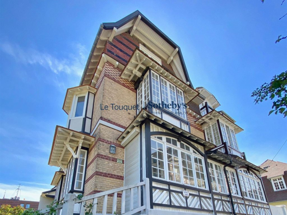 LE TOUQUET GOLDEN TRIANGLE Touquettoise villa in the town center with 4 spacious bedrooms