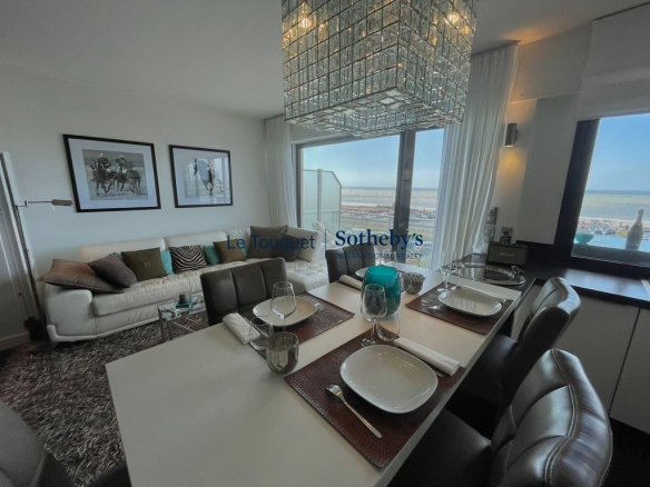 LE TOUQUET SEAFRONT BEAUTIFUL APARTMENT WITH LARGE 15M2 SEA-FACING TERRACE