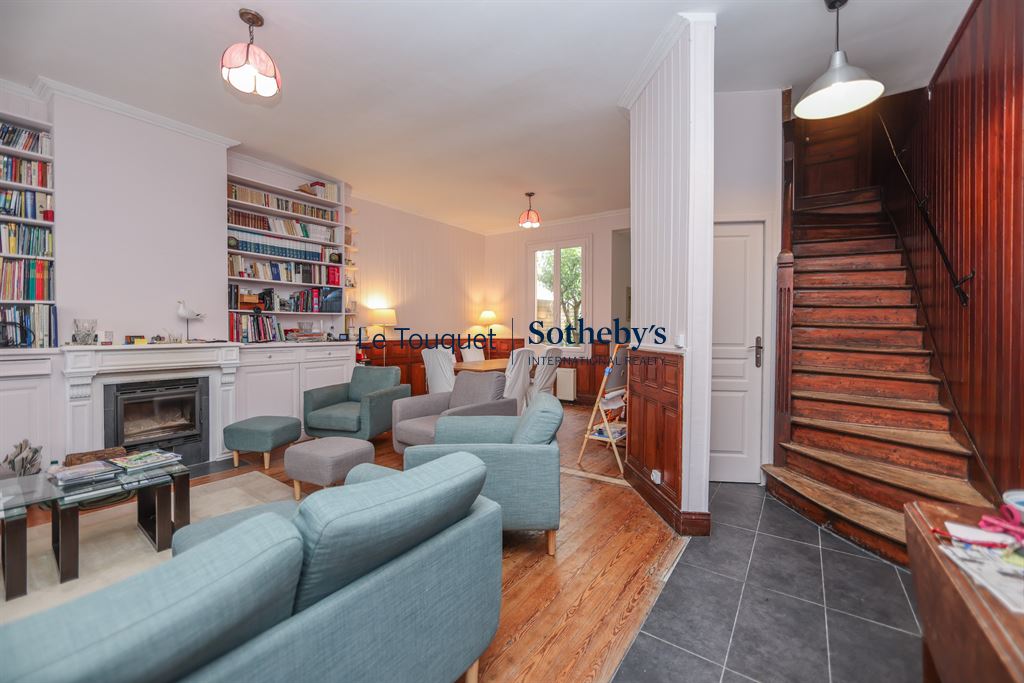 Superb 200m2 villa with independent studio