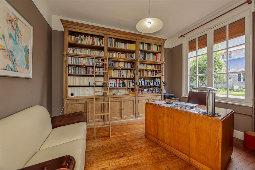 Course Valley – 250 m2 bourgeois house, 5 bedrooms.