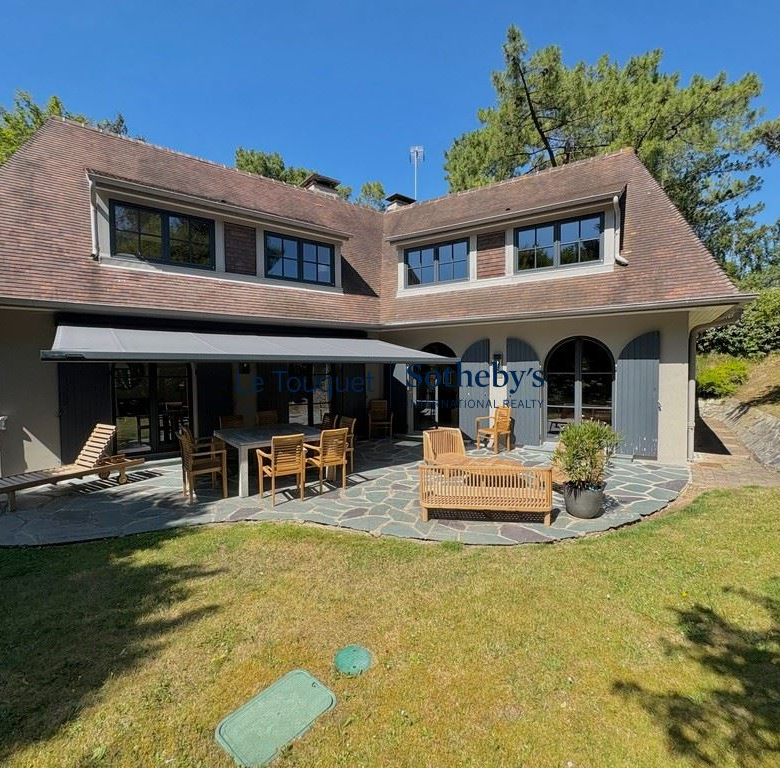 Renovated furnished studio apartment for rent