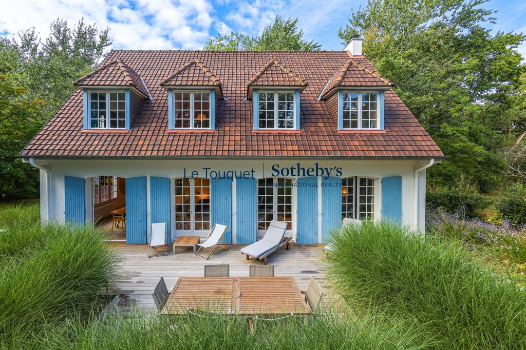 Renovated furnished studio apartment for rent