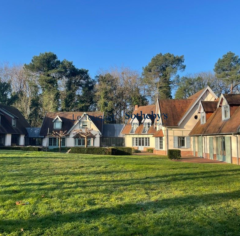 Provençal farmhouse with 6 rooms, 135 m2 on a 5275 m² plot