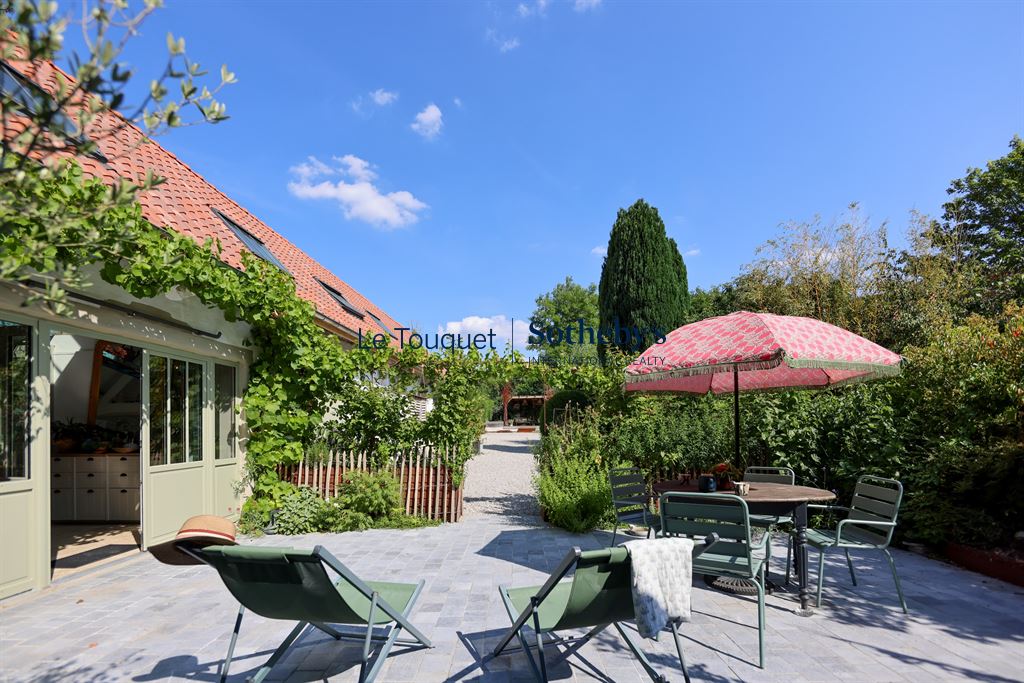 Luxury real estate photo | Charming Properties