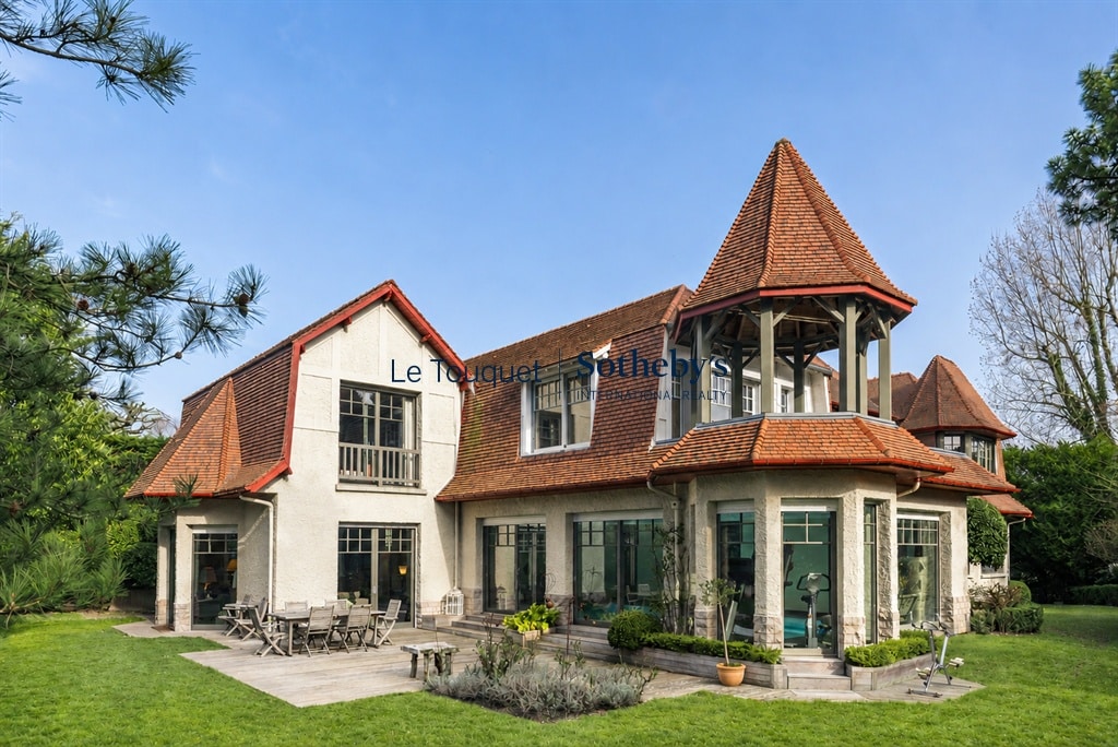 Luxury real estate photo | Charming Properties