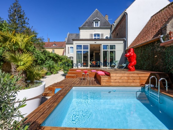 Luxury real estate photo | Charming Properties