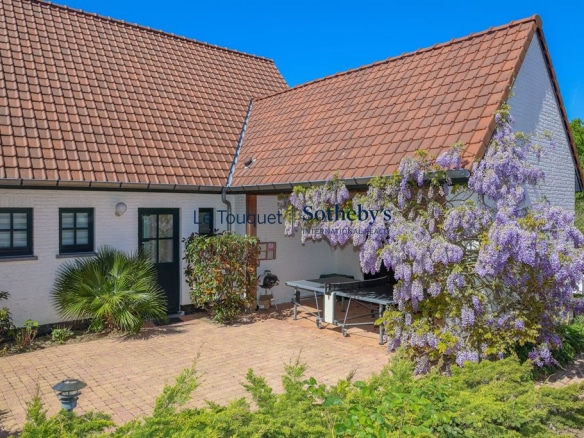 Luxury real estate photo | Charming Properties