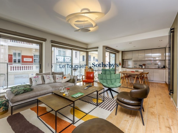 Luxury real estate photo | Charming Properties