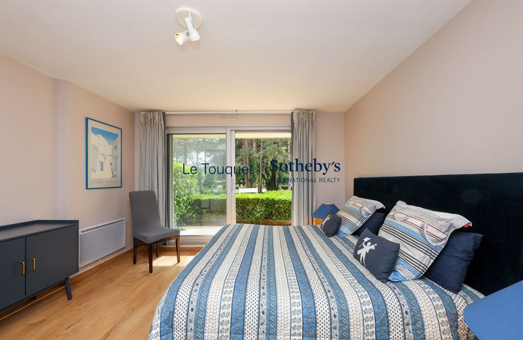 Room in a 77 m² apartment with access to a terrace, Le Touquet-Paris-Plage.
