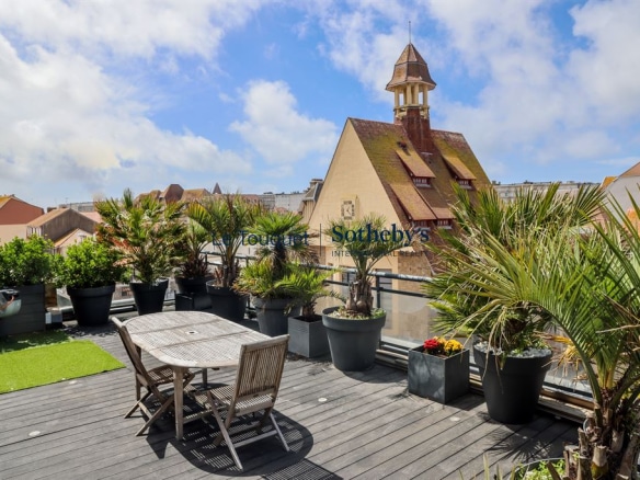 Penthouse with rooftop terrace in the heart of Le Touquet