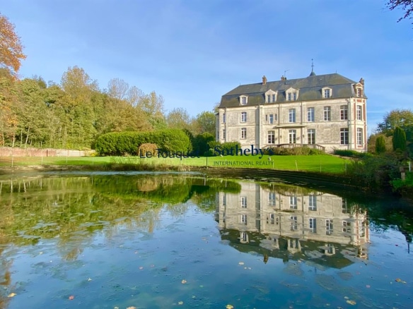 Luxury real estate photo | Charming Properties