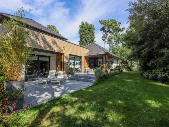 Luxury real estate photo | Charming Properties