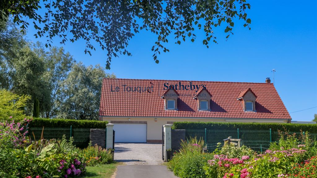 Luxury real estate photo | Charming Properties