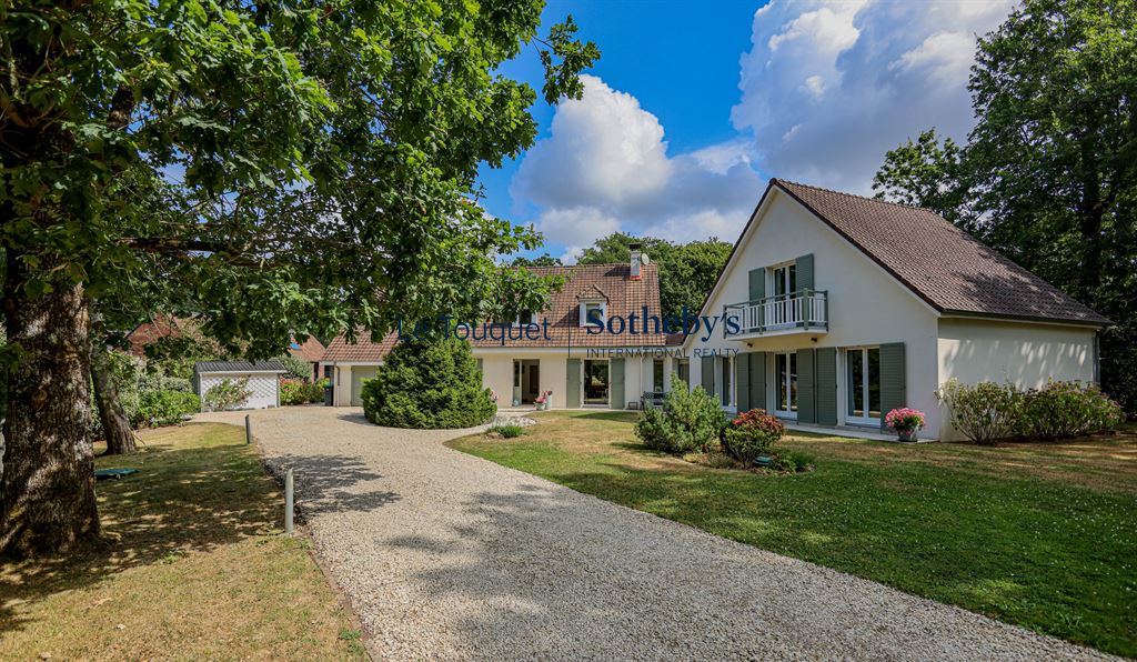 Luxury real estate photo | Charming Properties