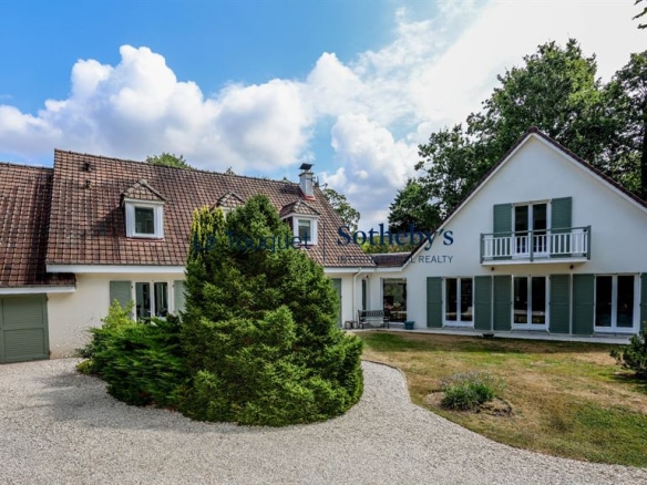 Elegant family villa with garden, located in a quiet area in Le Touquet-Paris-Plage.