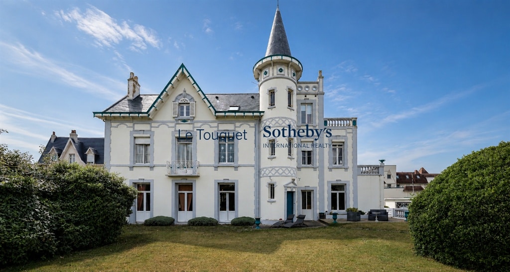 Luxury real estate photo | Charming Properties