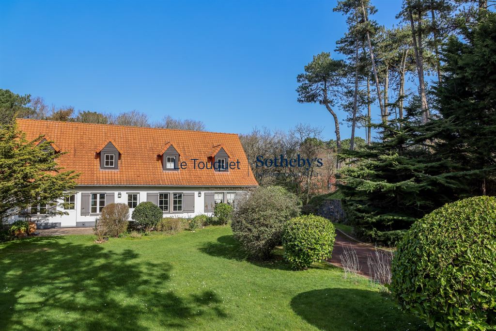 Luxury real estate photo | Charming Properties