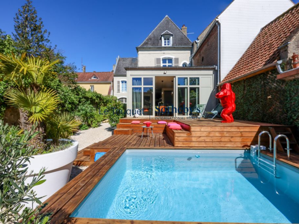 Luxury real estate photo | Charming Properties