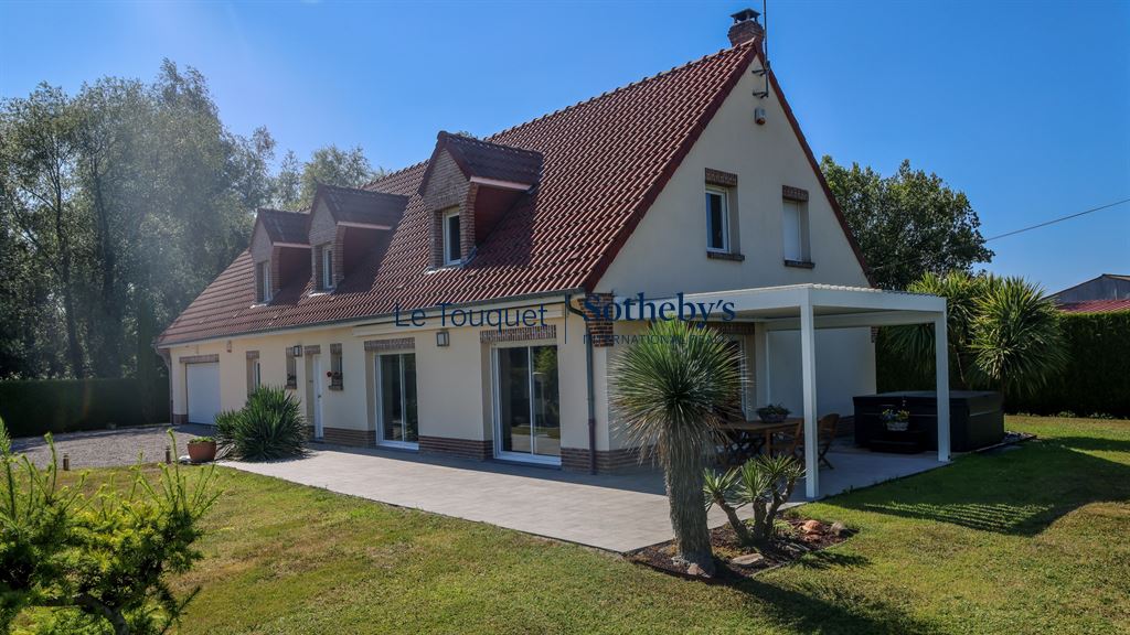 Luxury real estate photo | Charming Properties