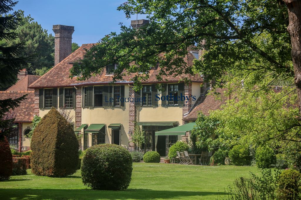 Historic property in Le Touquet-Paris-Plage with landscaped grounds of 8,500 m².